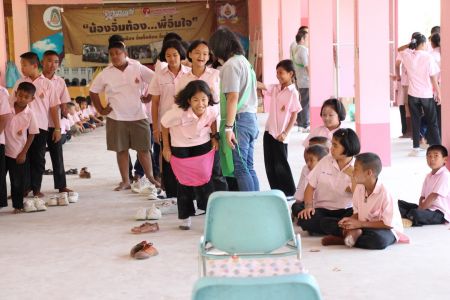 Baan Nong Chum Phol School 10-03-17 (12)